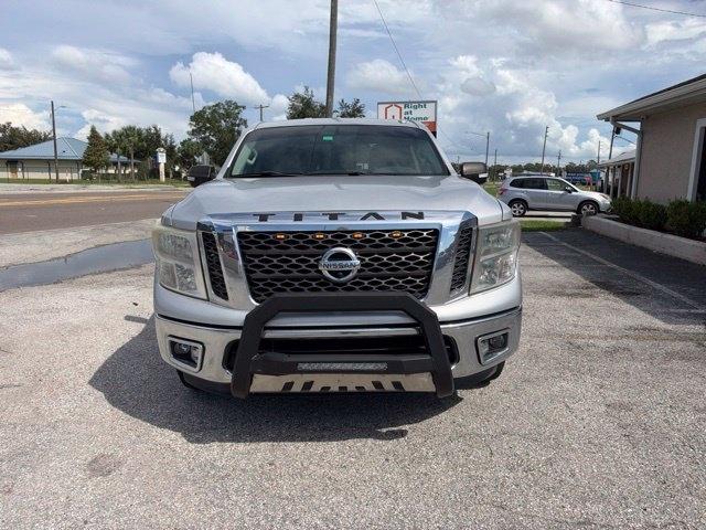 Nissan Titan 4x2 Crew Cab SV 2017