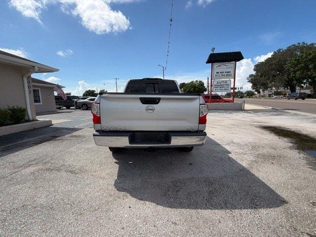Nissan Titan 4x2 Crew Cab SV 2017