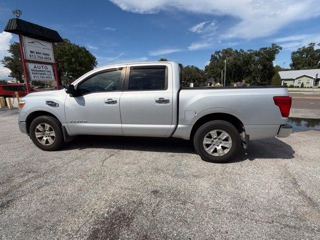 Nissan Titan 4x2 Crew Cab SV 2017