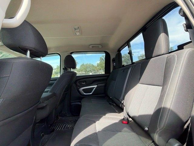 Nissan Titan 4x2 Crew Cab SV 2017