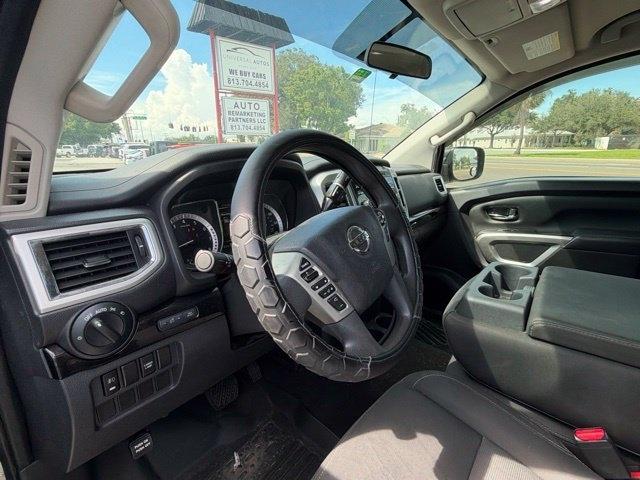 Nissan Titan 4x2 Crew Cab SV 2017