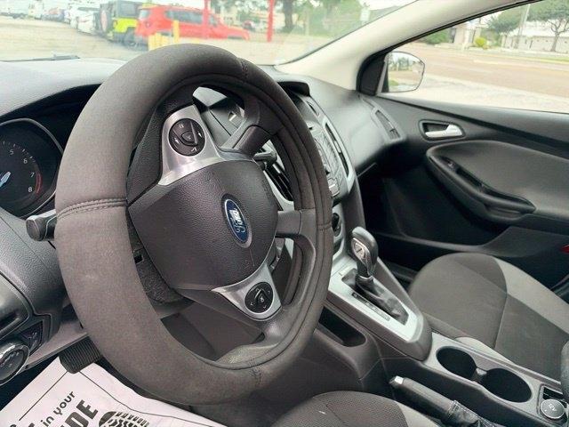 Ford Focus 5dr HB SE 2014