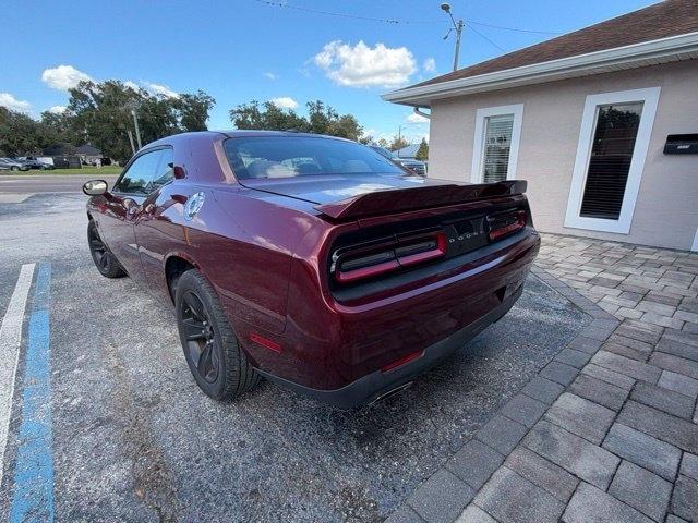 Dodge Challenger SXT RWD 2019