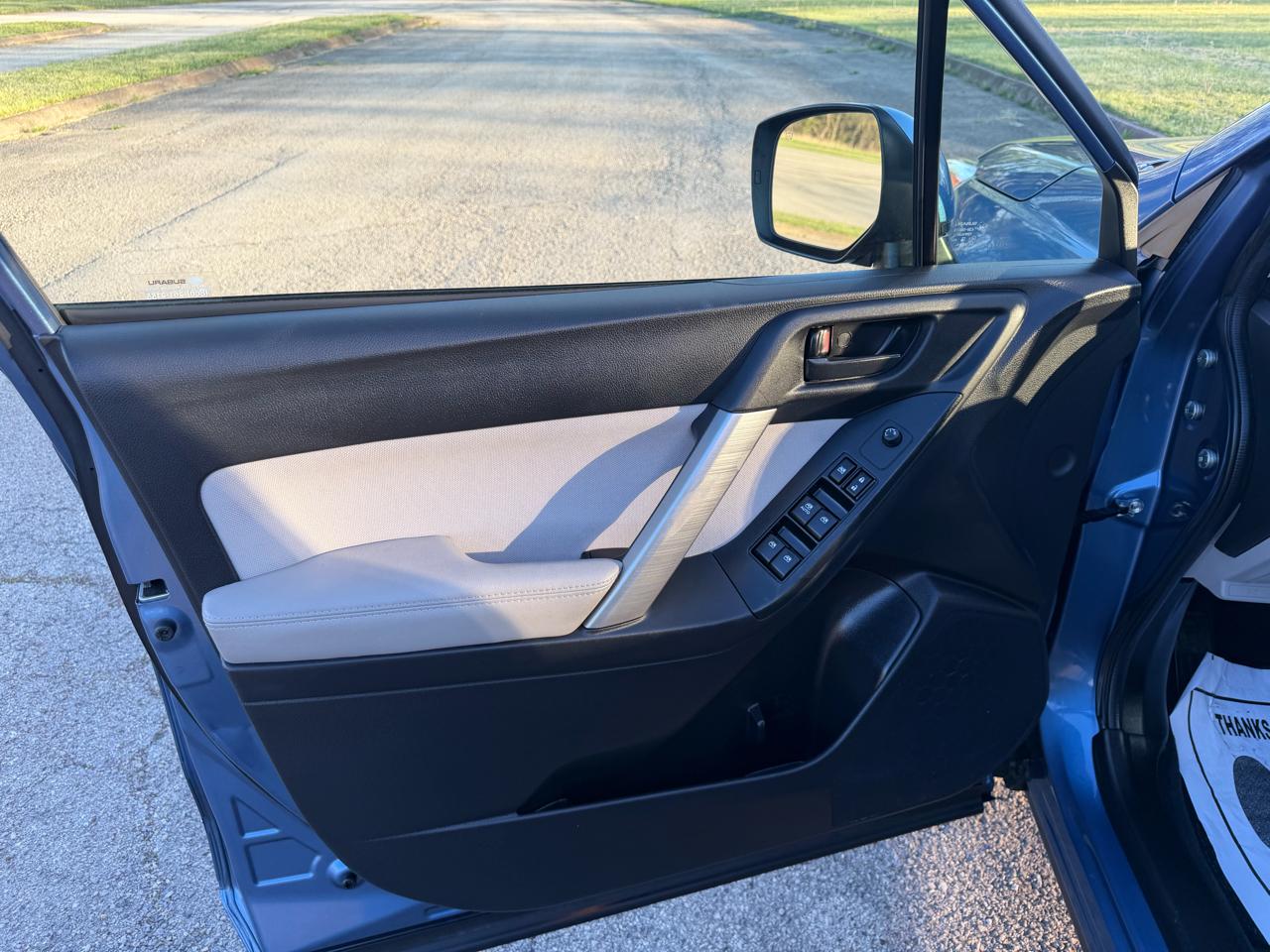 Subaru Forester 2.5i Premium PZEV CVT 2016