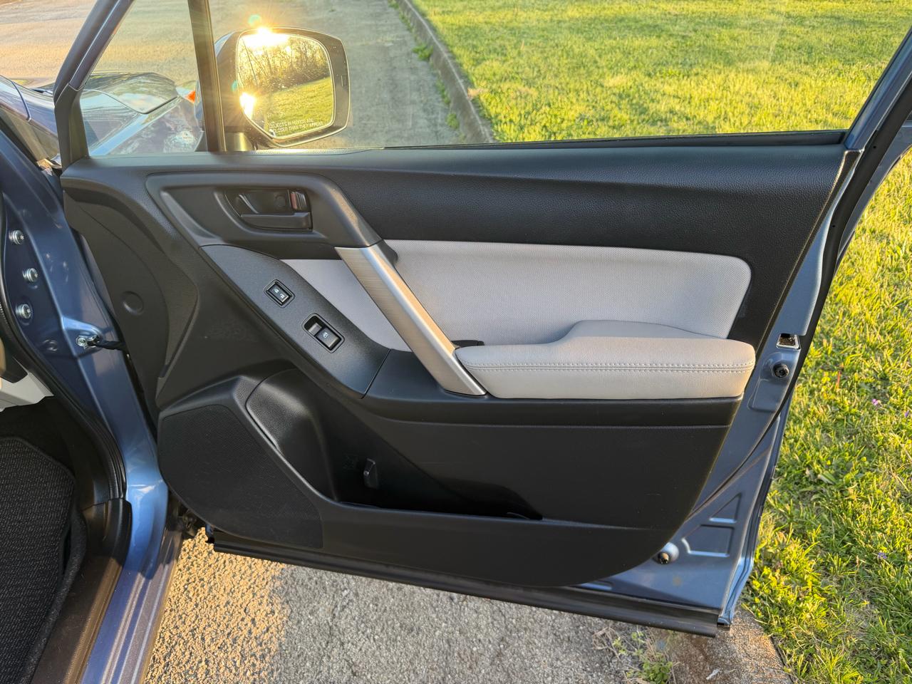Subaru Forester 2.5i Premium PZEV CVT 2016