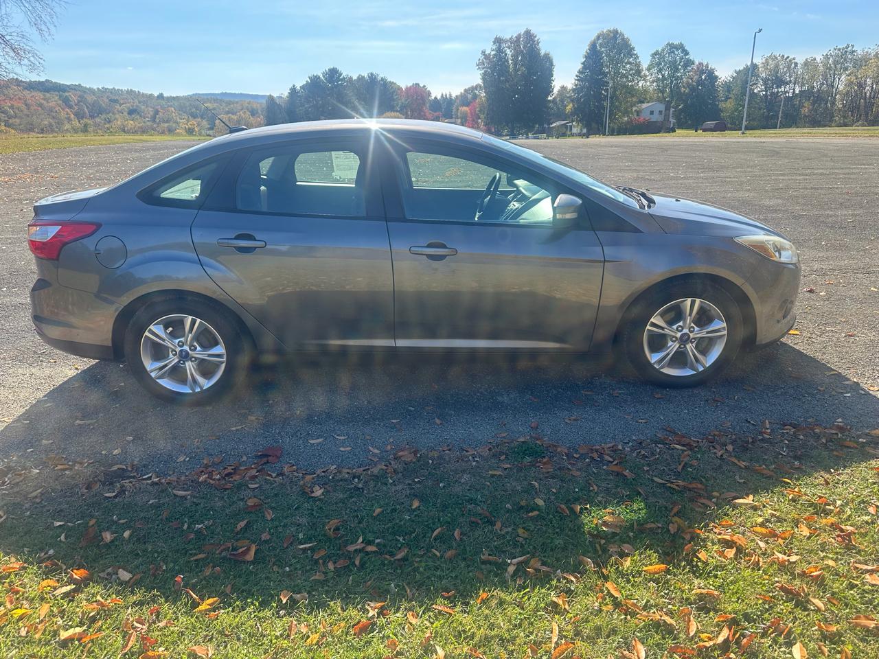 Ford Focus SE Sedan 2014