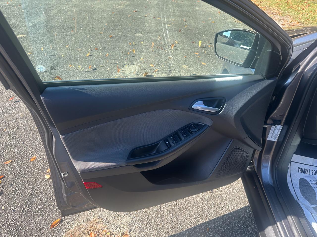 Ford Focus SE Sedan 2014