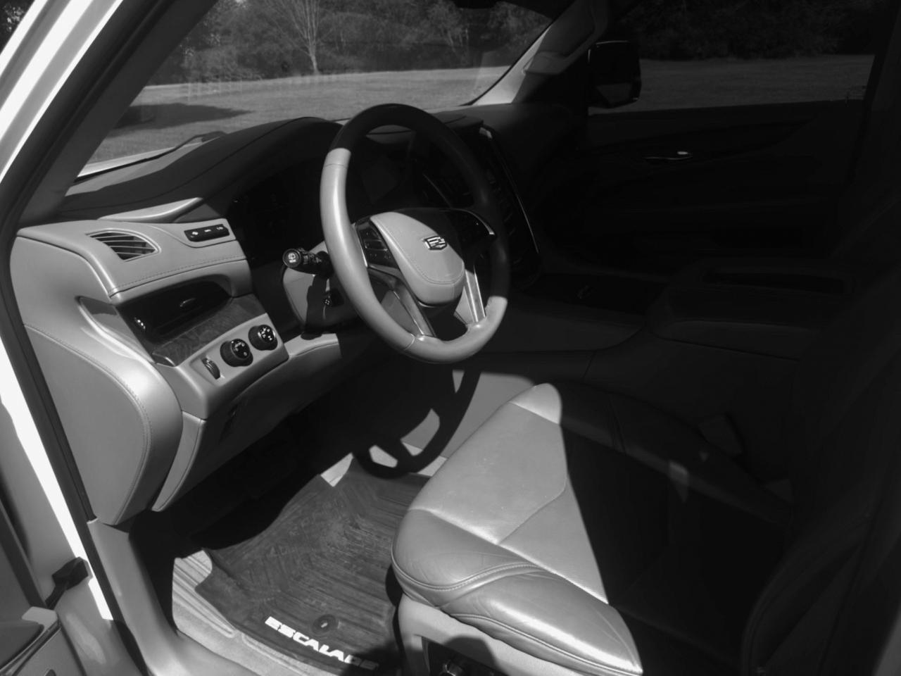 Cadillac Escalade ESV Platinum 4WD 2016