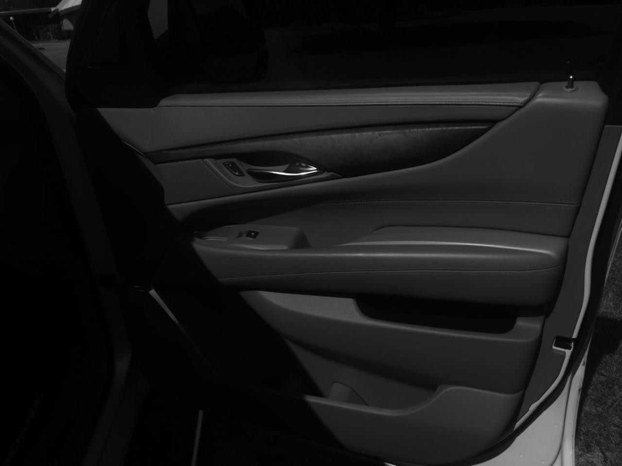 Cadillac Escalade ESV Platinum 4WD 2016