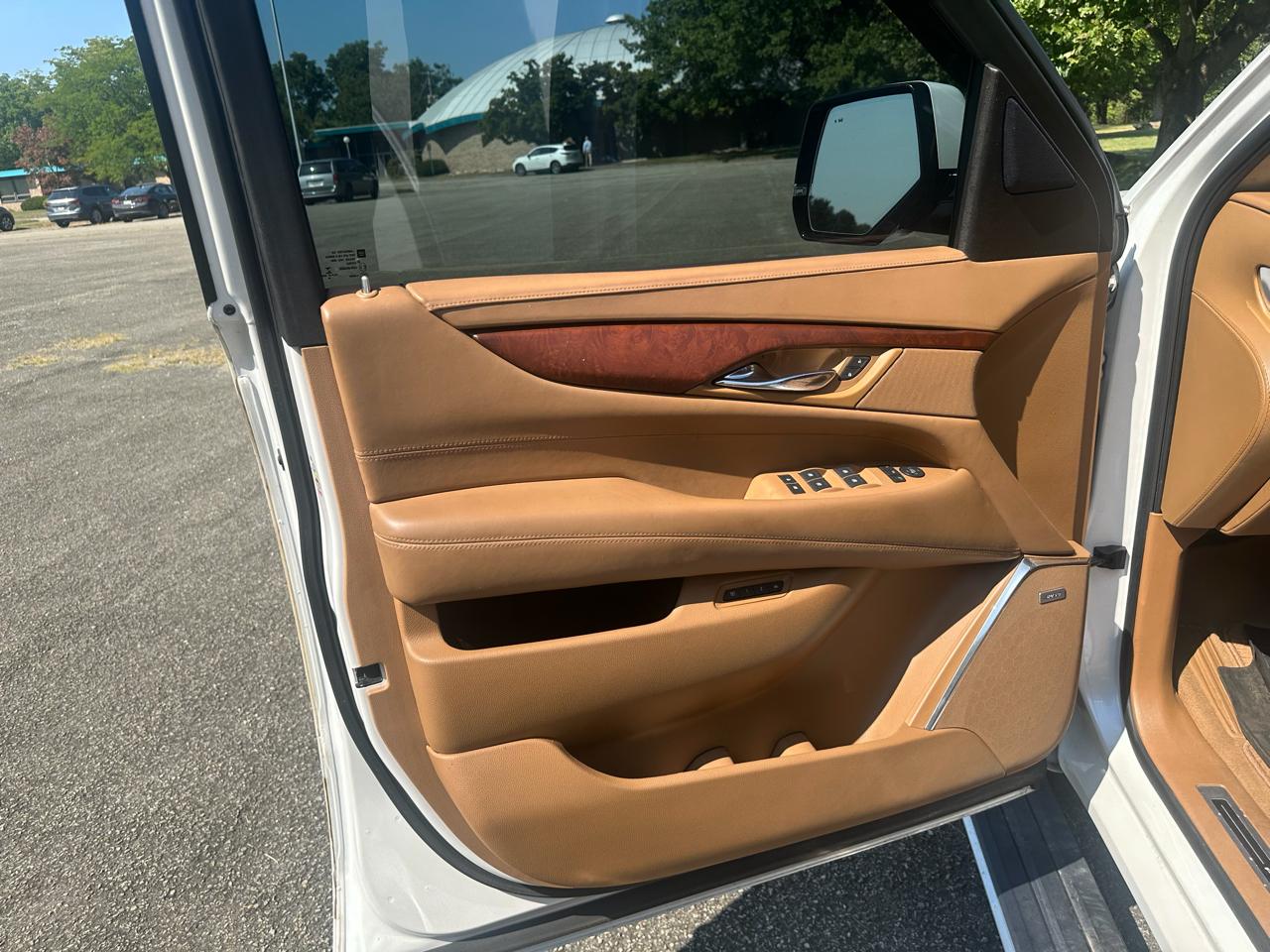 Cadillac Escalade ESV Platinum 4WD 2016