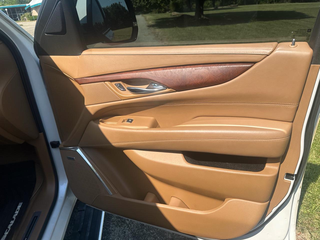 Cadillac Escalade ESV Platinum 4WD 2016
