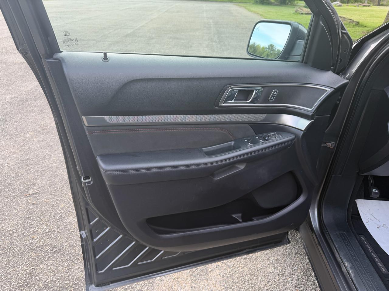 Ford Explorer 2WD 4dr V6 XLT 2019