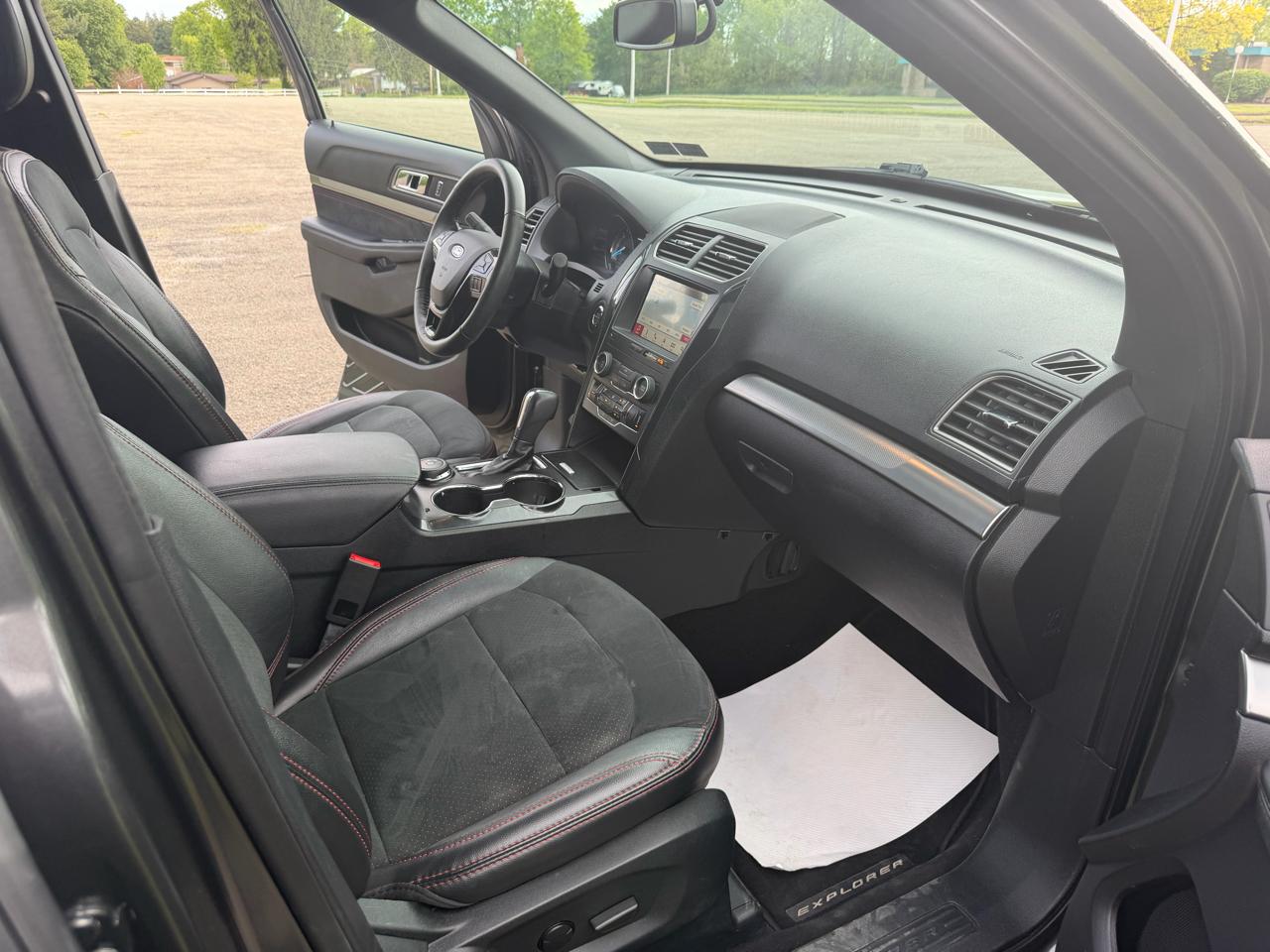 Ford Explorer 2WD 4dr V6 XLT 2019