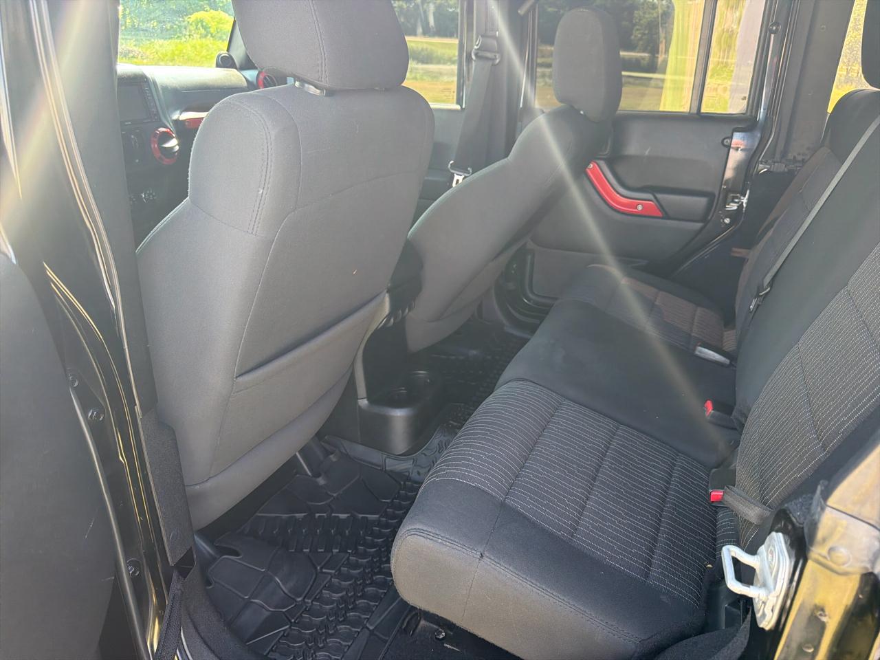 Jeep Wrangler Unlimited Sahara 4WD 2012