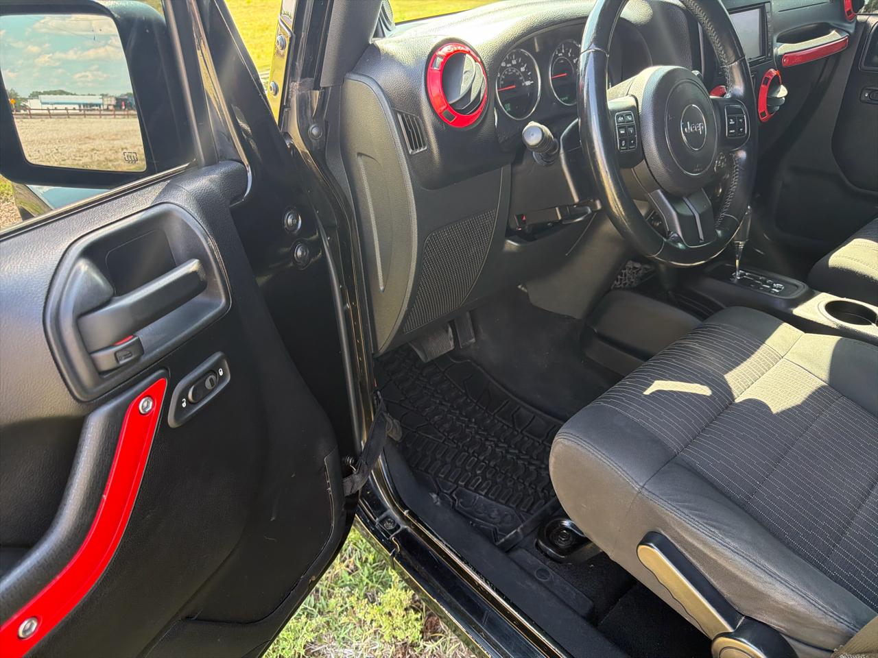 Jeep Wrangler Unlimited Sahara 4WD 2012