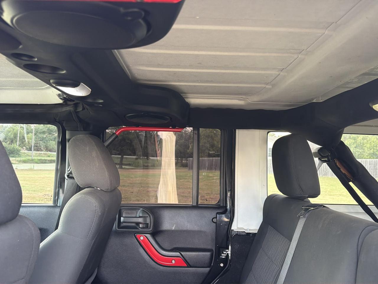 Jeep Wrangler Unlimited Sahara 4WD 2012