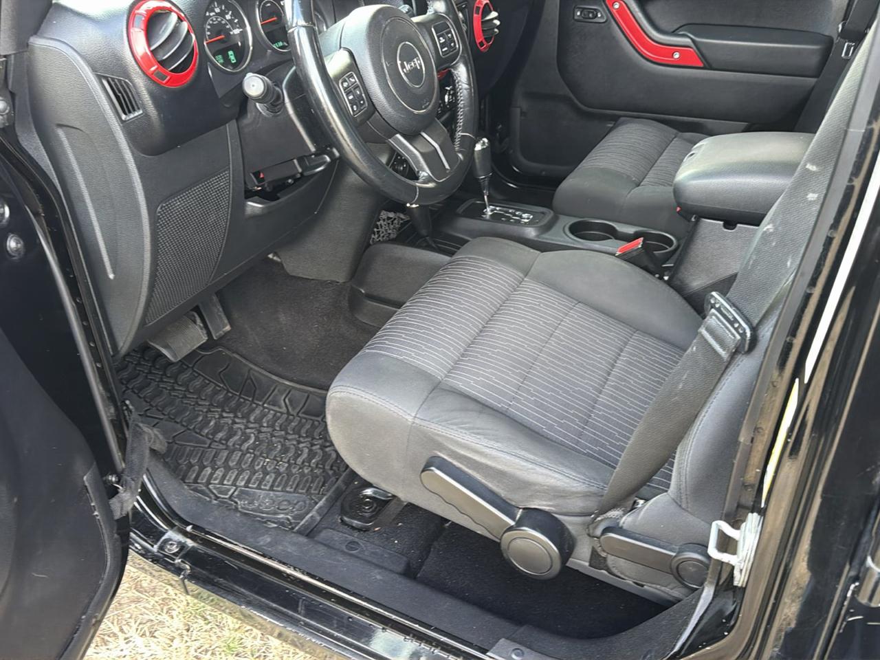Jeep Wrangler Unlimited Sahara 4WD 2012