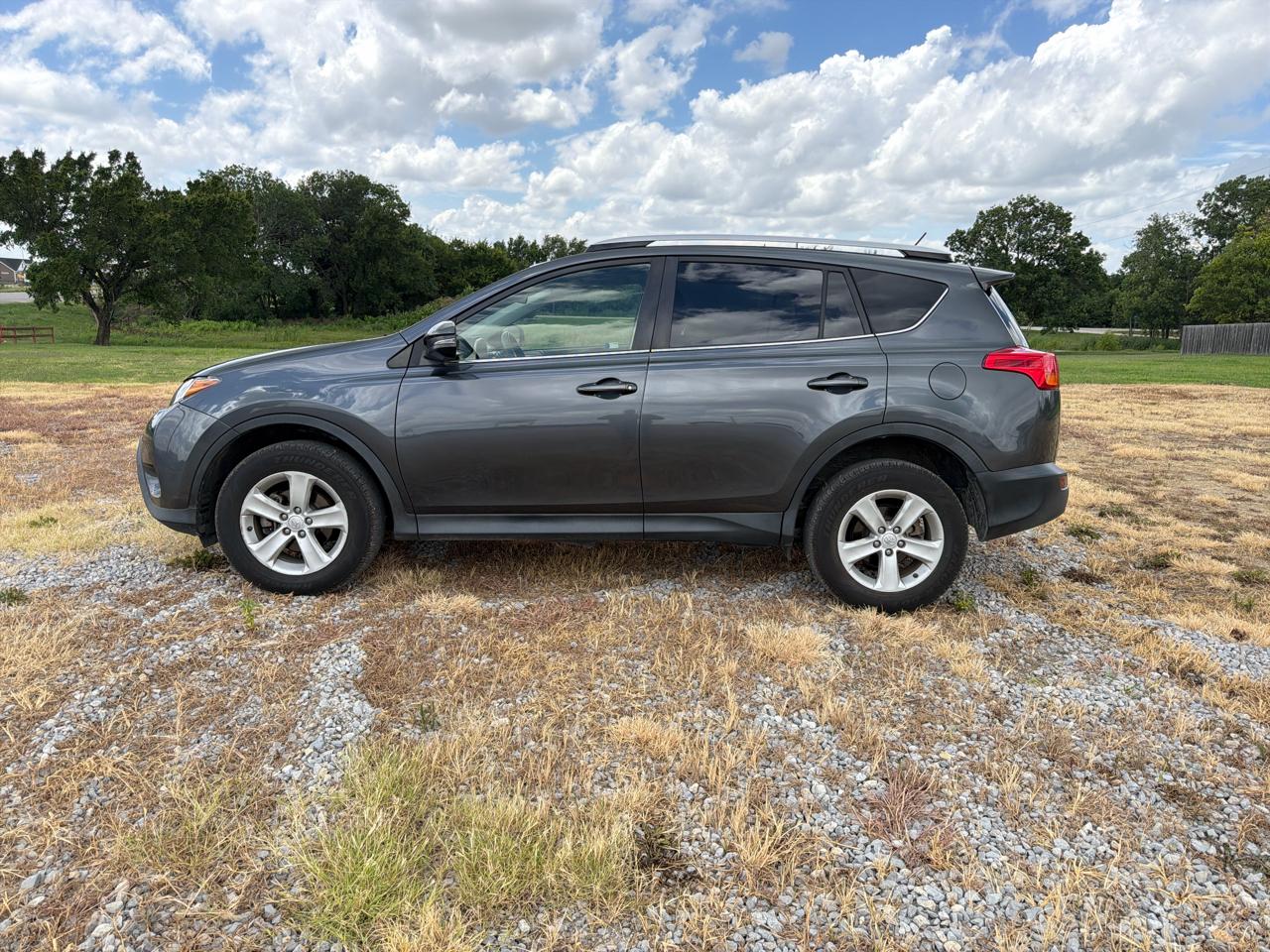 2013 Toyota RAV4 XLE - Photo 8