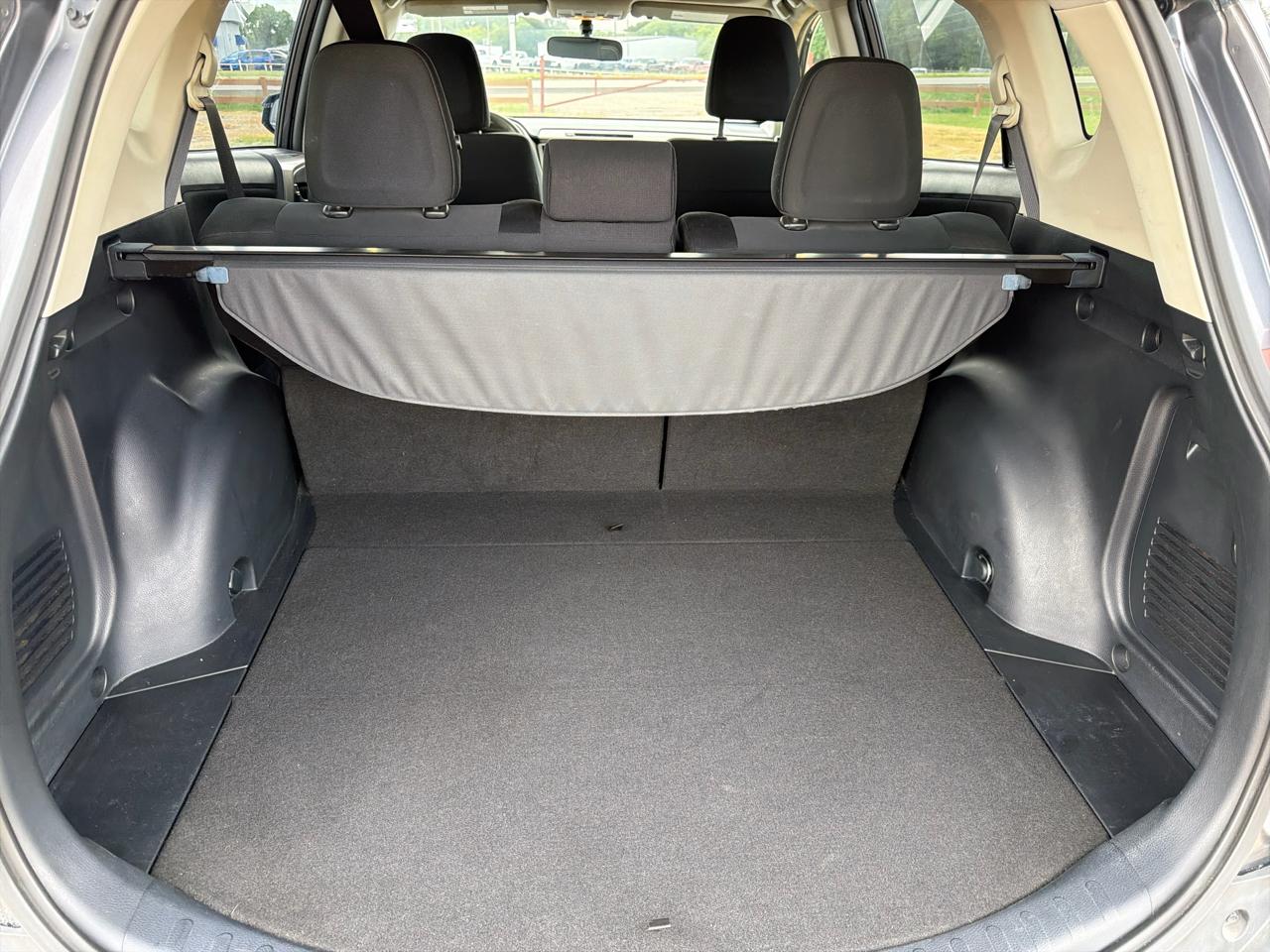 2013 Toyota RAV4 XLE - Photo 12