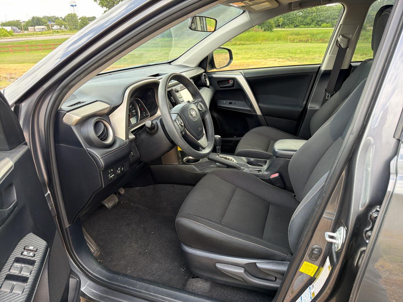 2013 Toyota RAV4 XLE - Photo 13