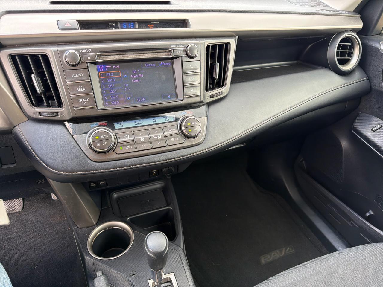 2013 Toyota RAV4 XLE - Photo 17