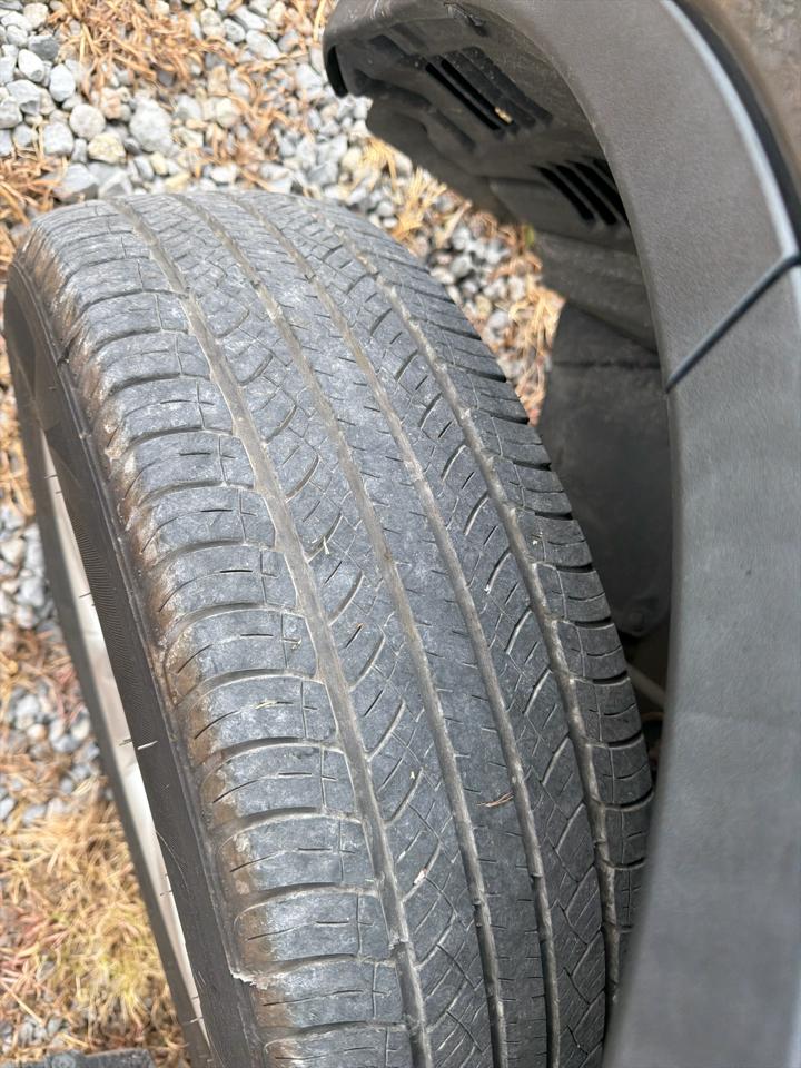 2013 Toyota RAV4 XLE - Photo 18