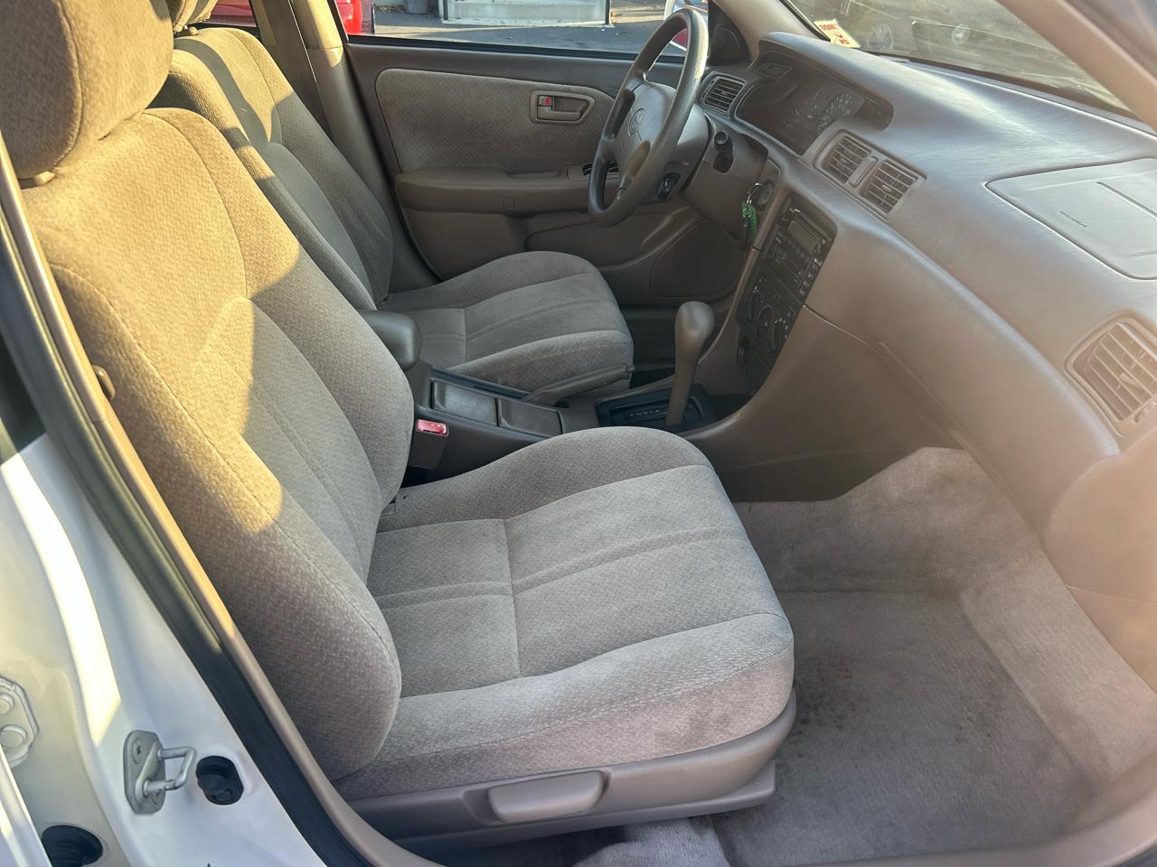 Toyota Camry 4dr Sdn XLE V6 Auto 2000