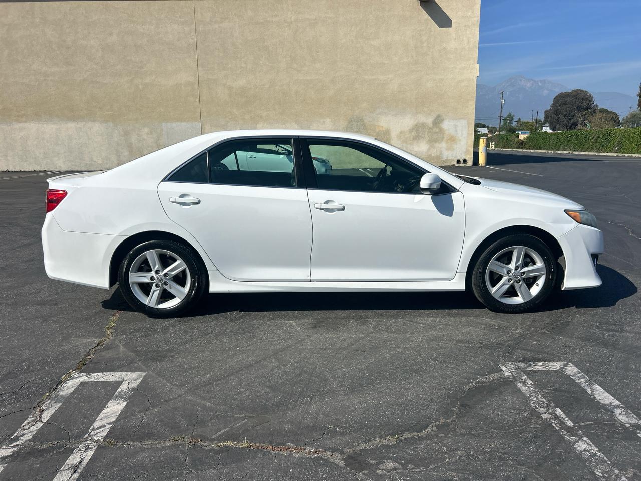 Toyota Camry 2014.5 4dr Sdn I4 Auto SE Sport (Natl) 2014