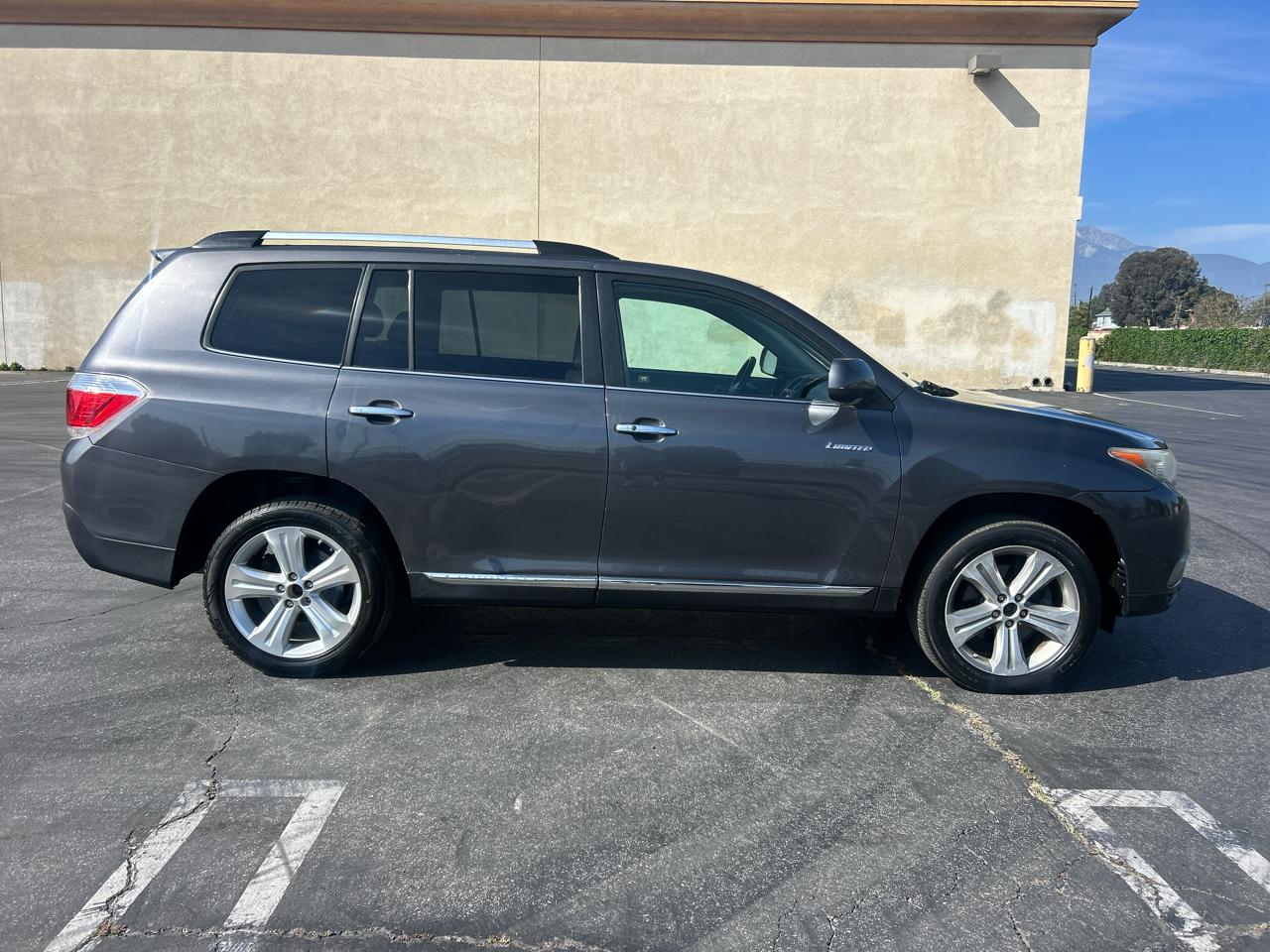 Toyota Highlander 4WD 4dr V6 Limited (Natl) 2012