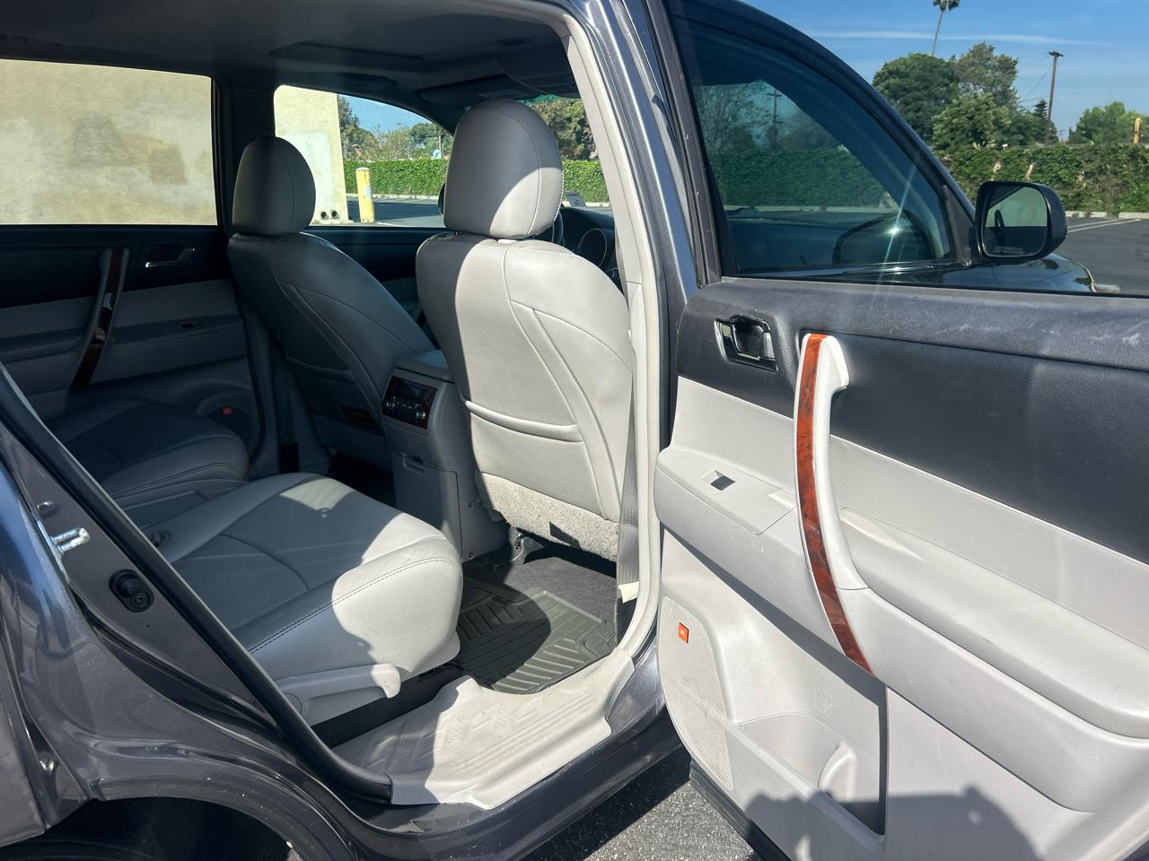 Toyota Highlander 4WD 4dr V6 Limited (Natl) 2012