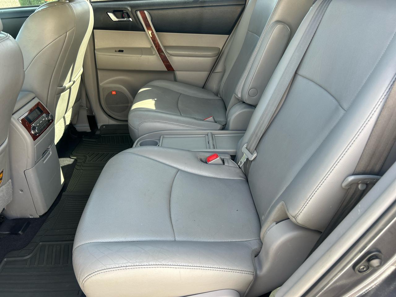 Toyota Highlander 4WD 4dr V6 Limited (Natl) 2012