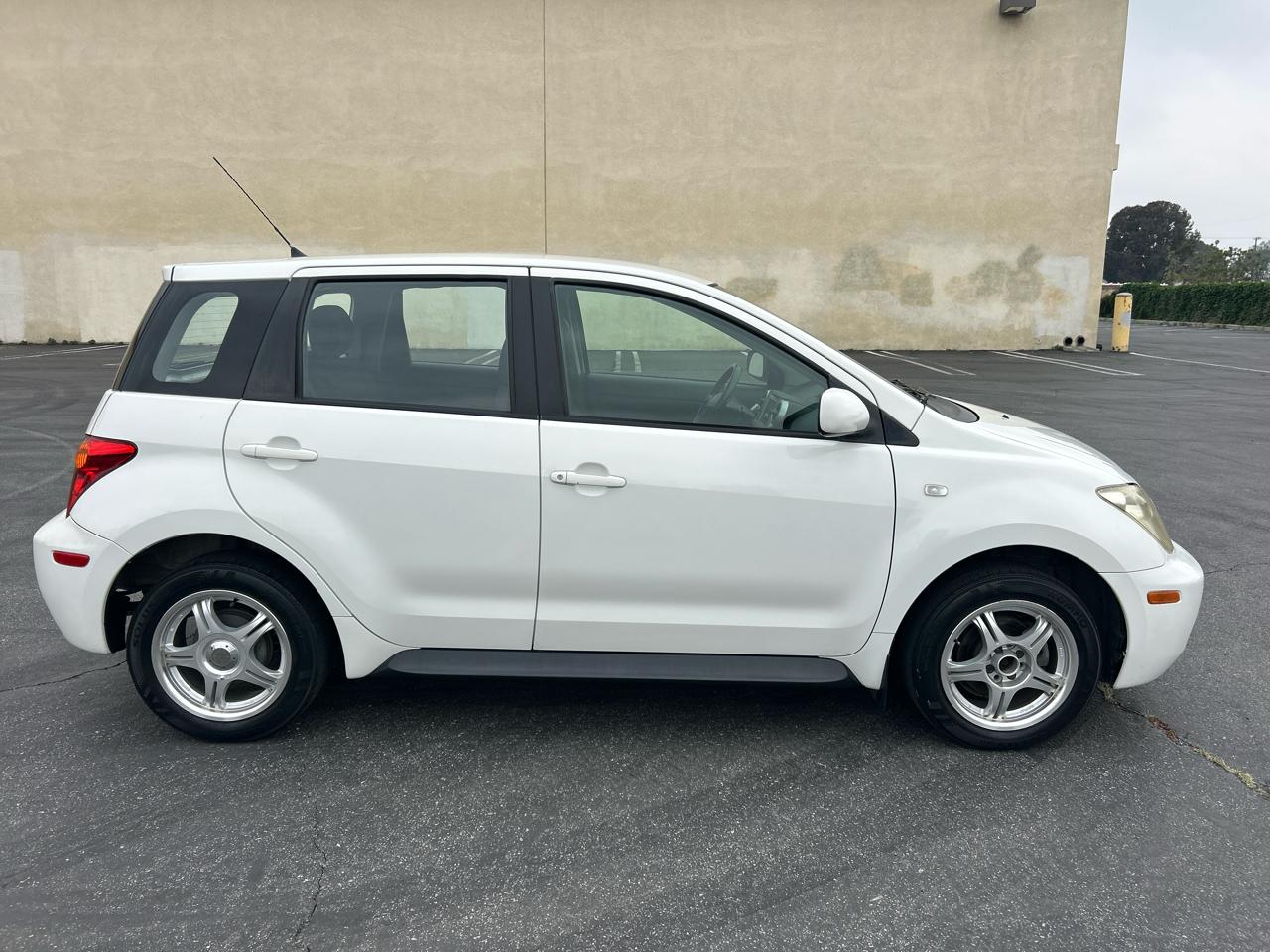 Scion xA 4dr Sdn Manual (Natl) 2004