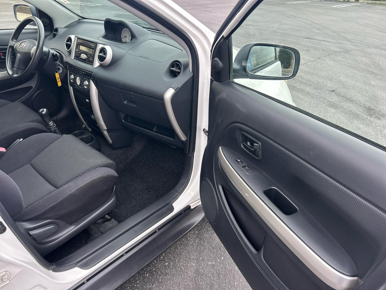 Scion xA 4dr Sdn Manual (Natl) 2004