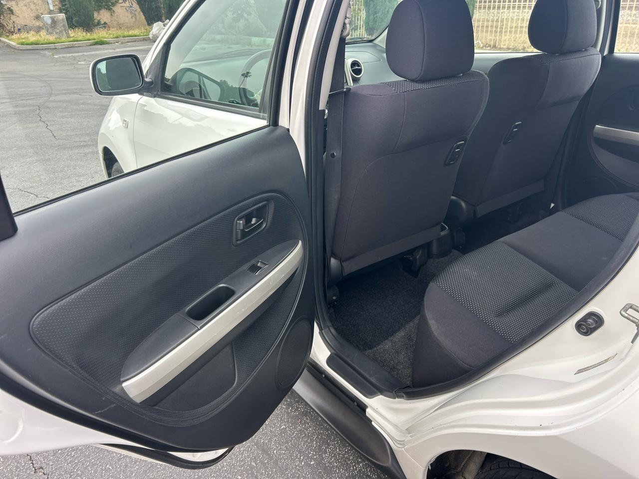 Scion xA 4dr Sdn Manual (Natl) 2004