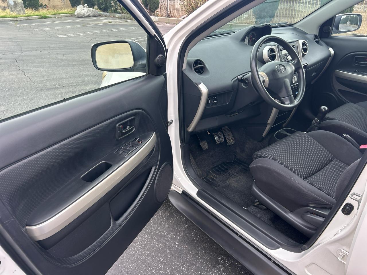 Scion xA 4dr Sdn Manual (Natl) 2004