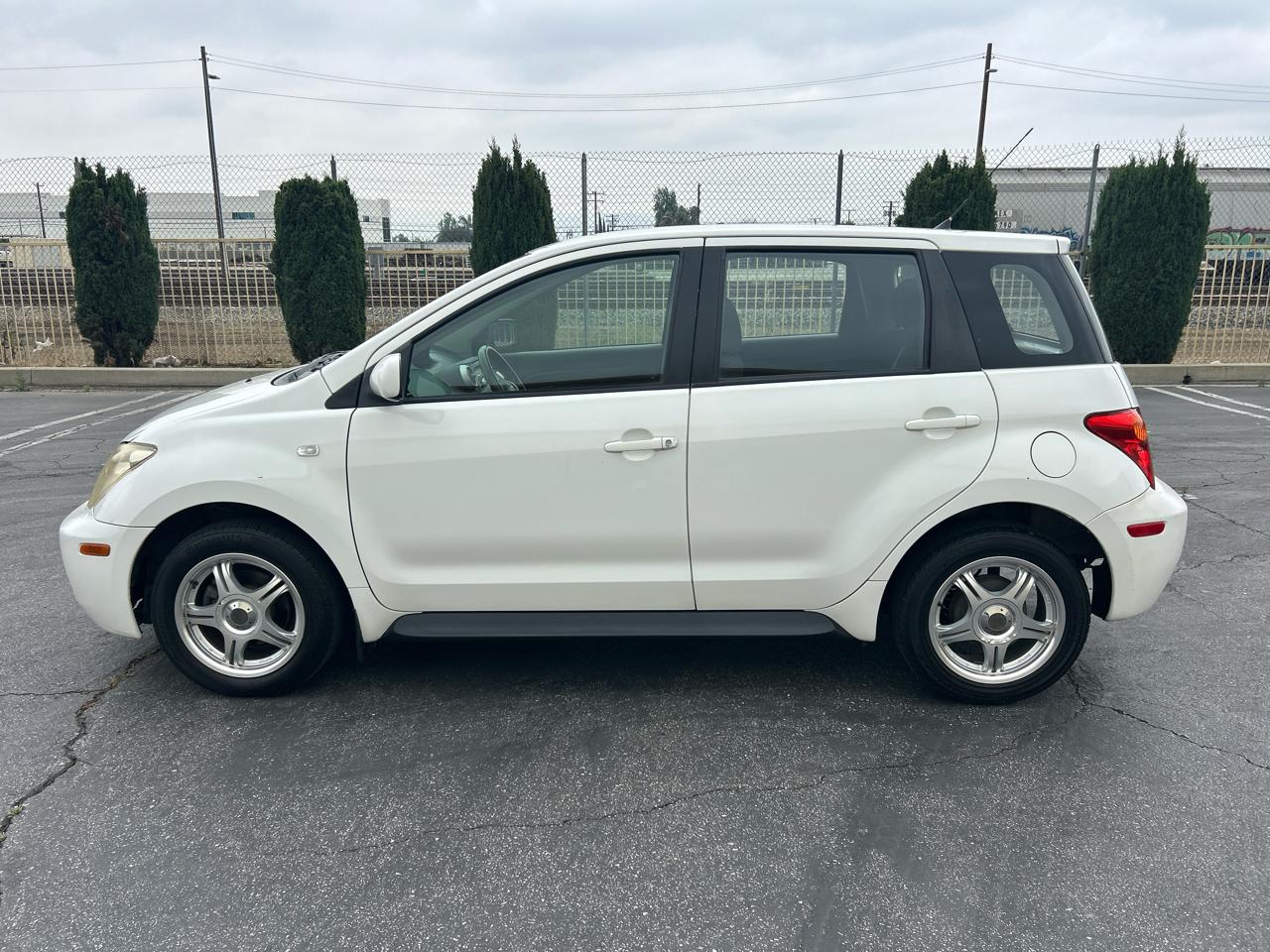 Scion xA 4dr Sdn Manual (Natl) 2004