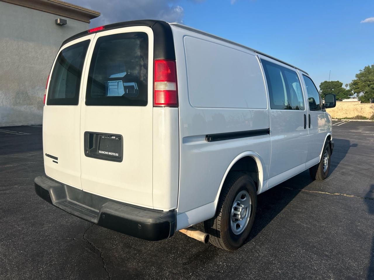 Chevrolet Express Cargo Van RWD 2500 135" 2015