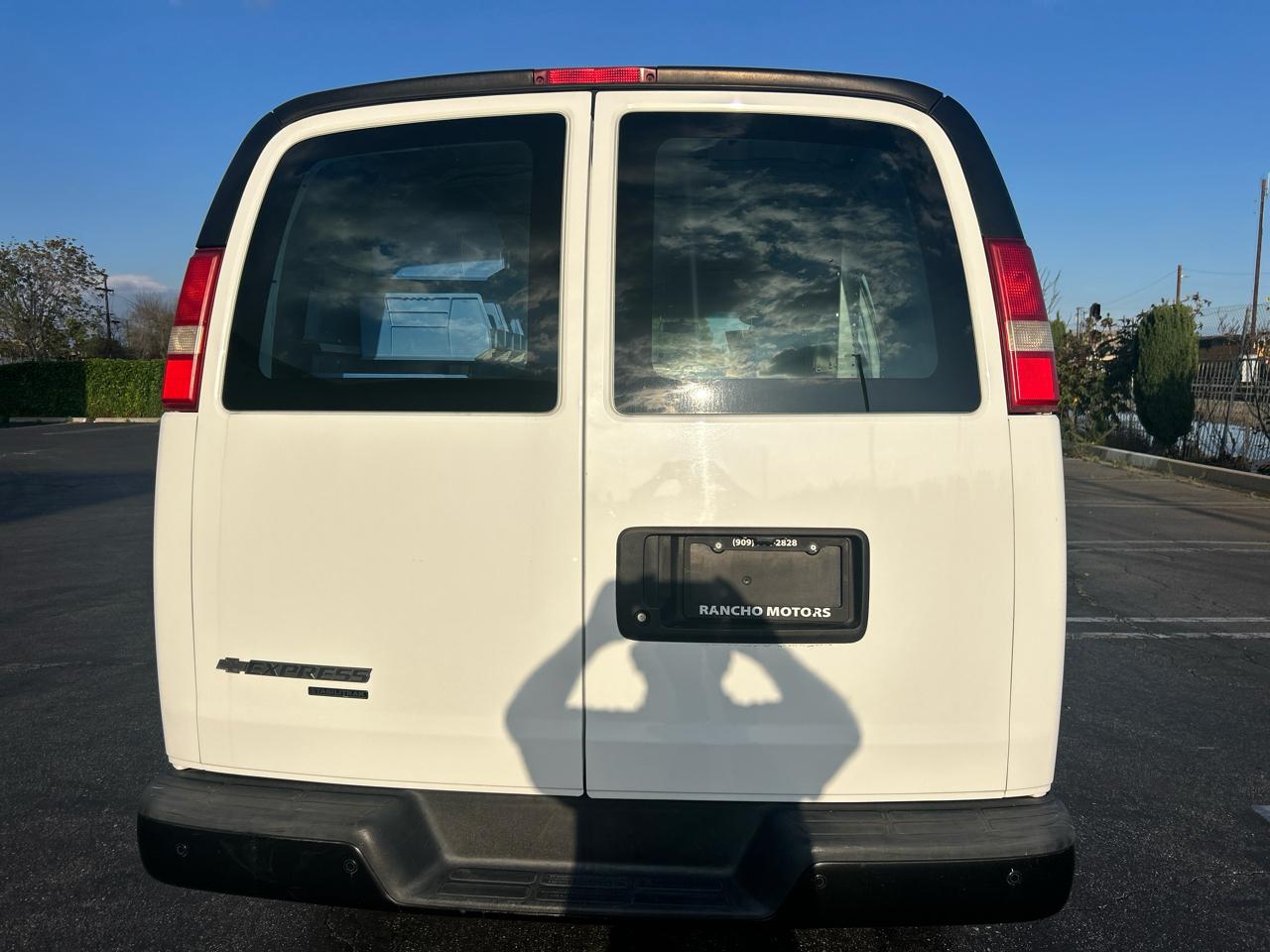 Chevrolet Express Cargo Van RWD 2500 135" 2015