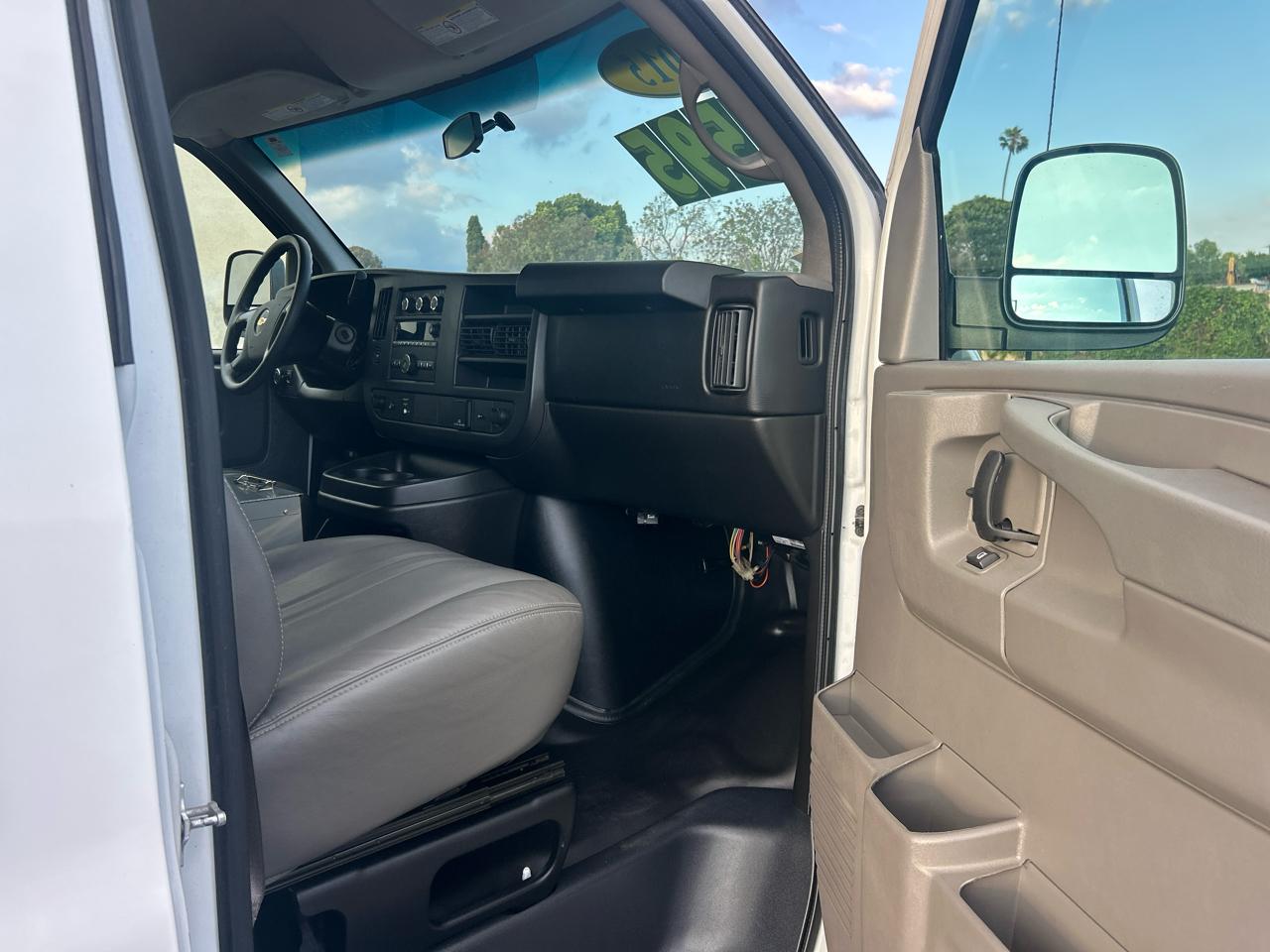 Chevrolet Express Cargo Van RWD 2500 135" 2015