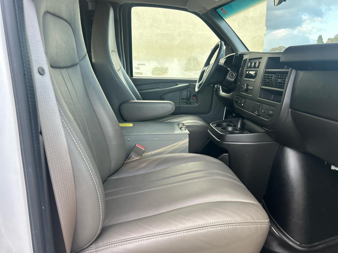 Chevrolet Express Cargo Van RWD 2500 135" 2015