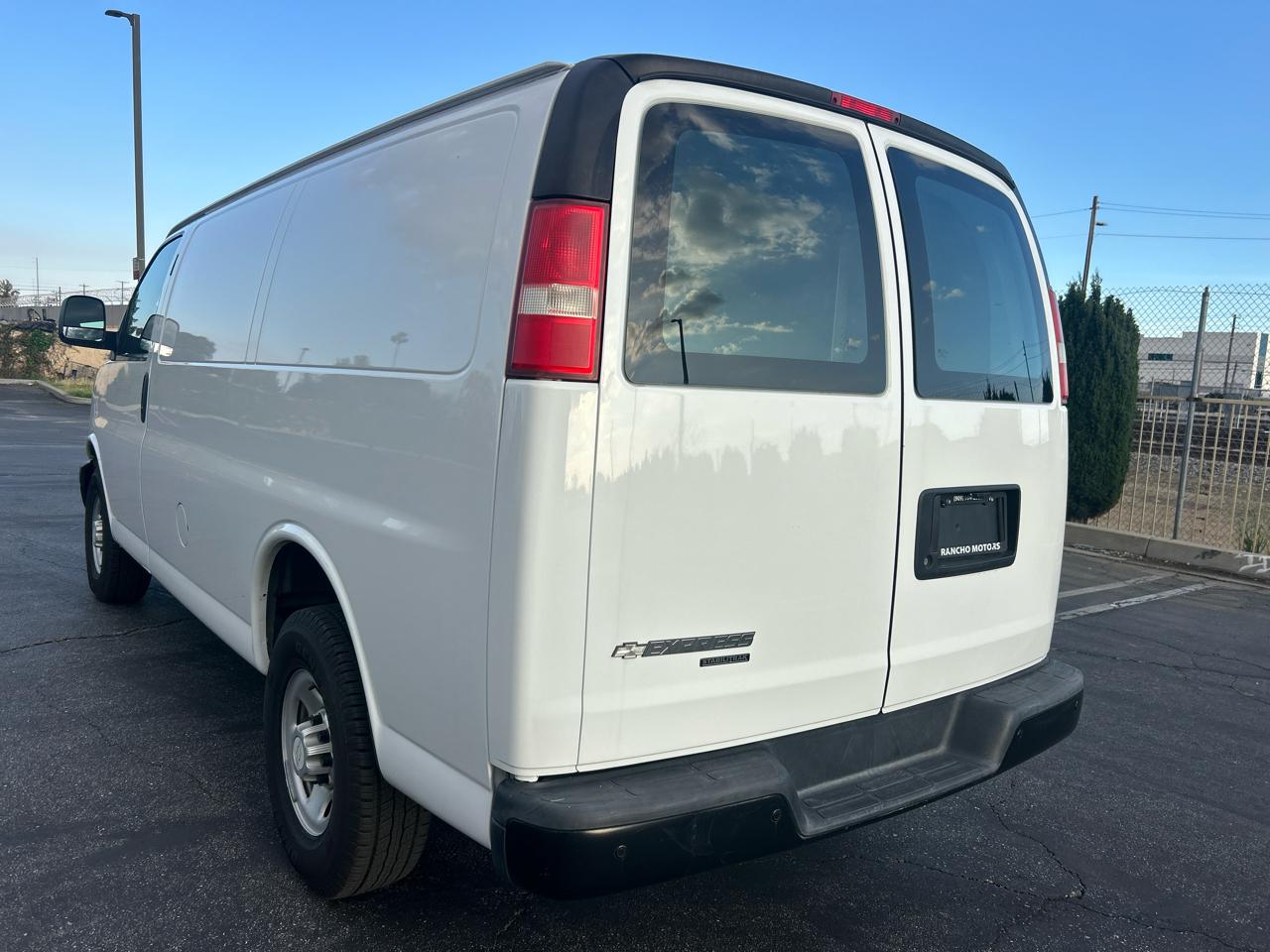 Chevrolet Express Cargo Van RWD 2500 135" 2015