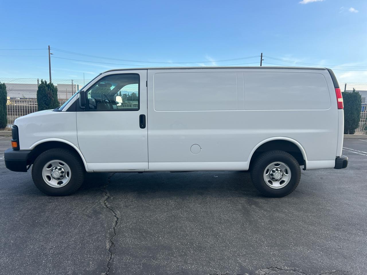 Chevrolet Express Cargo Van RWD 2500 135" 2015
