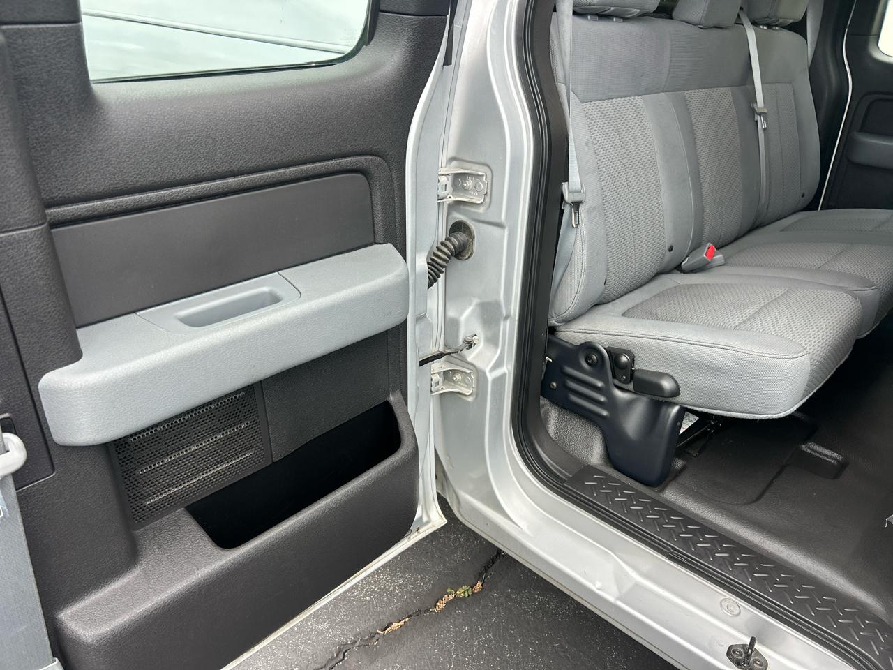 Ford F-150 2WD SuperCab 145" Lariat 2013