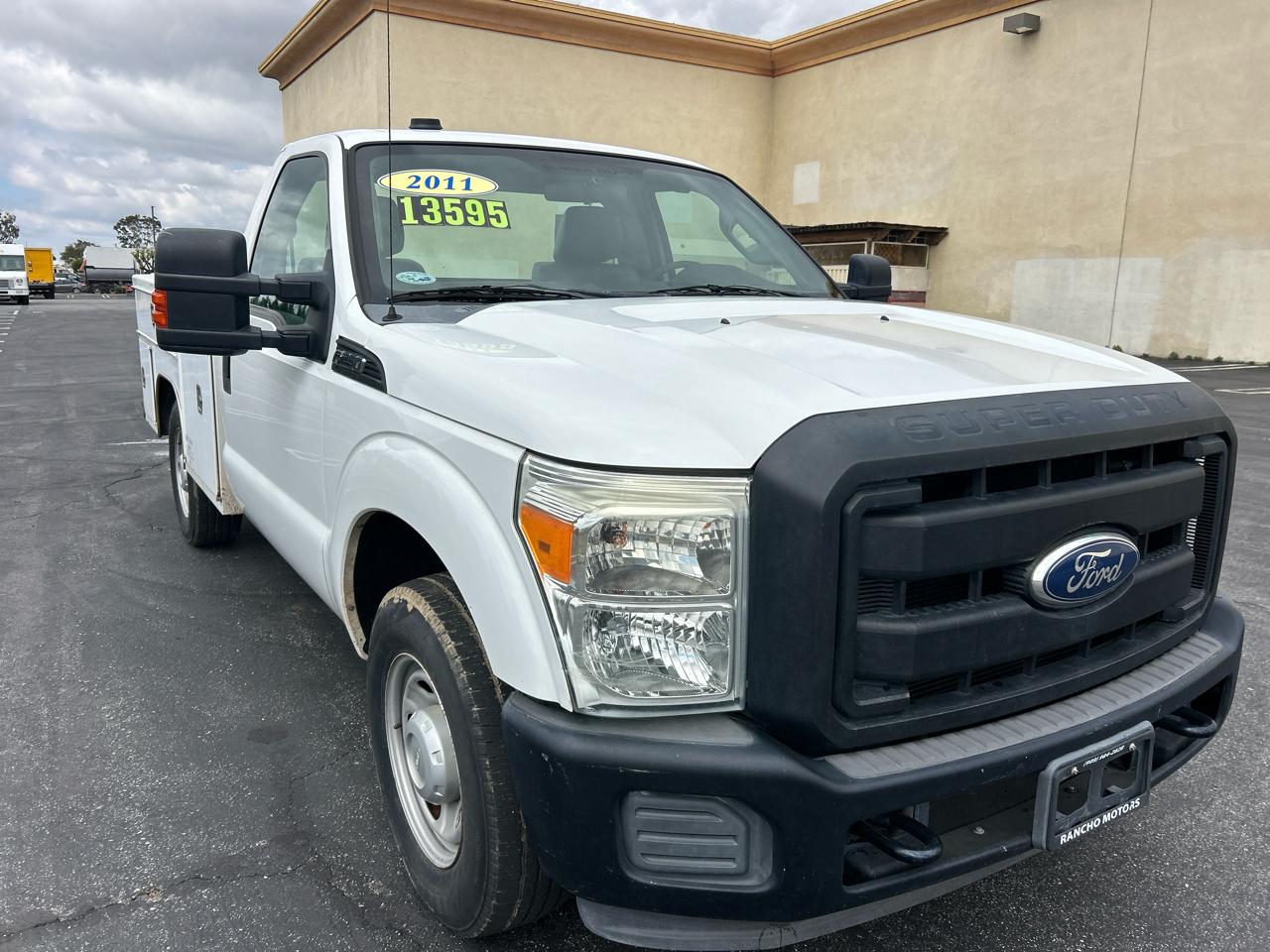 Ford Super Duty F-250 SRW 2WD Reg Cab 137" XLT 2011