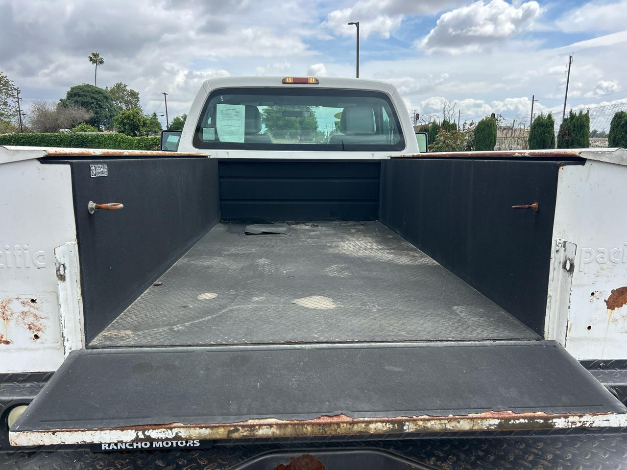 Ford Super Duty F-250 SRW 2WD Reg Cab 137" XLT 2011