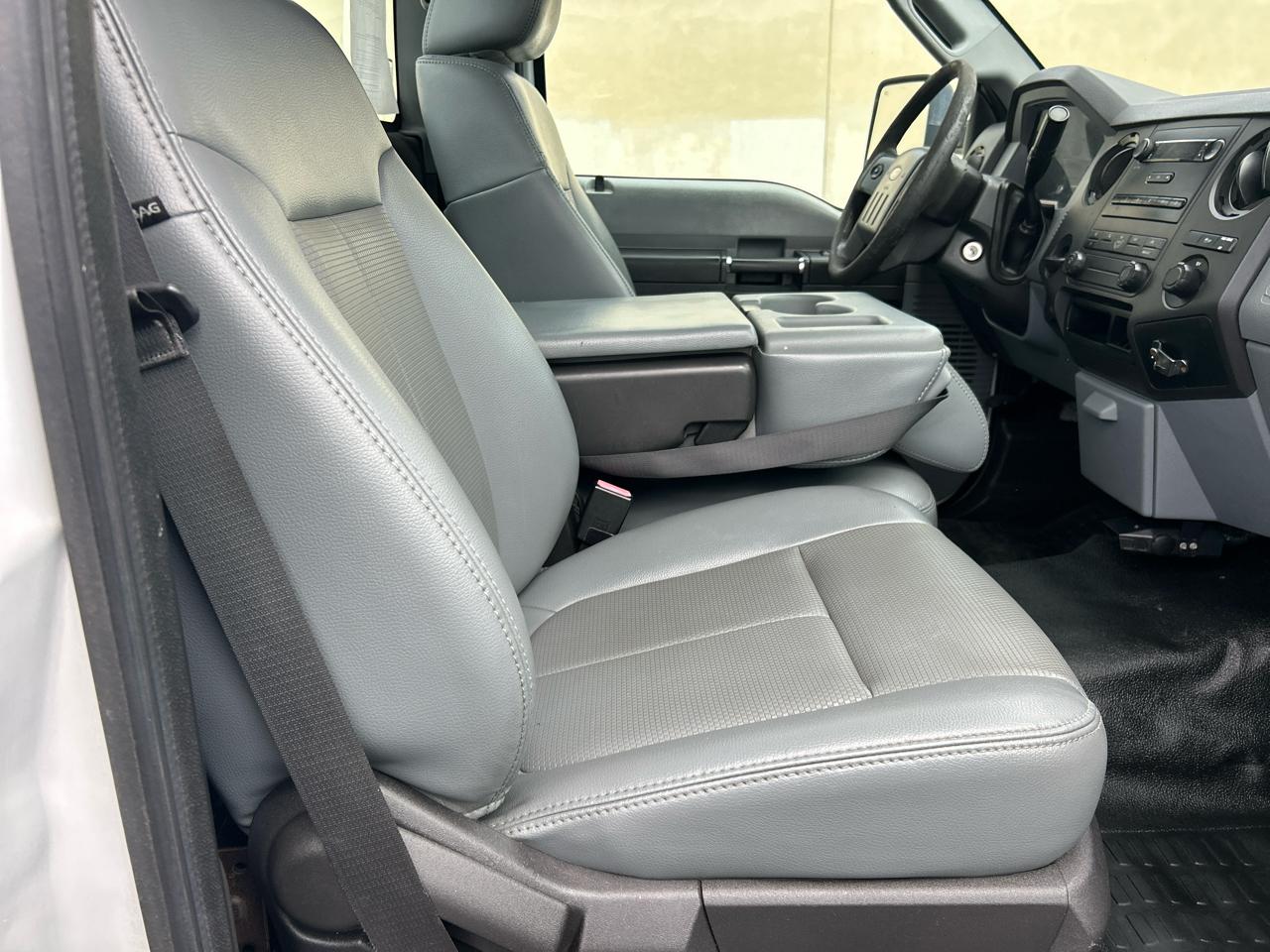 Ford Super Duty F-250 SRW 2WD Reg Cab 137" XLT 2011