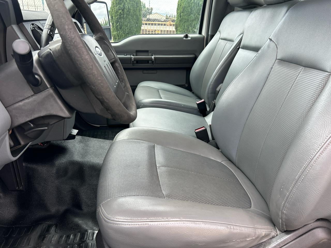 Ford Super Duty F-250 SRW 2WD Reg Cab 137" XLT 2011