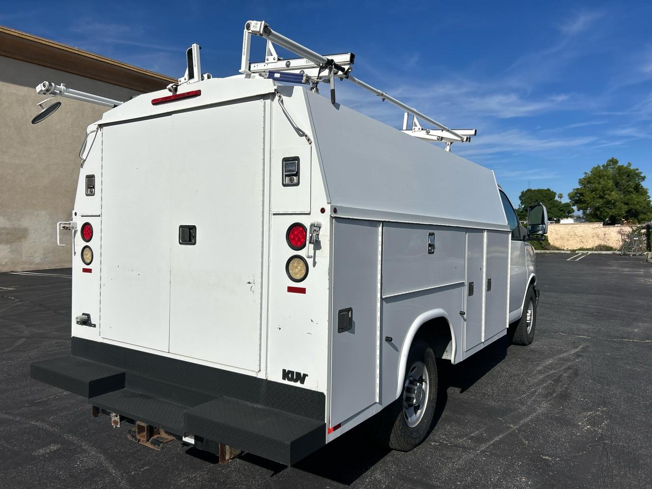 Chevrolet Express Commercial Cutaway 3500 Van 139" 2013