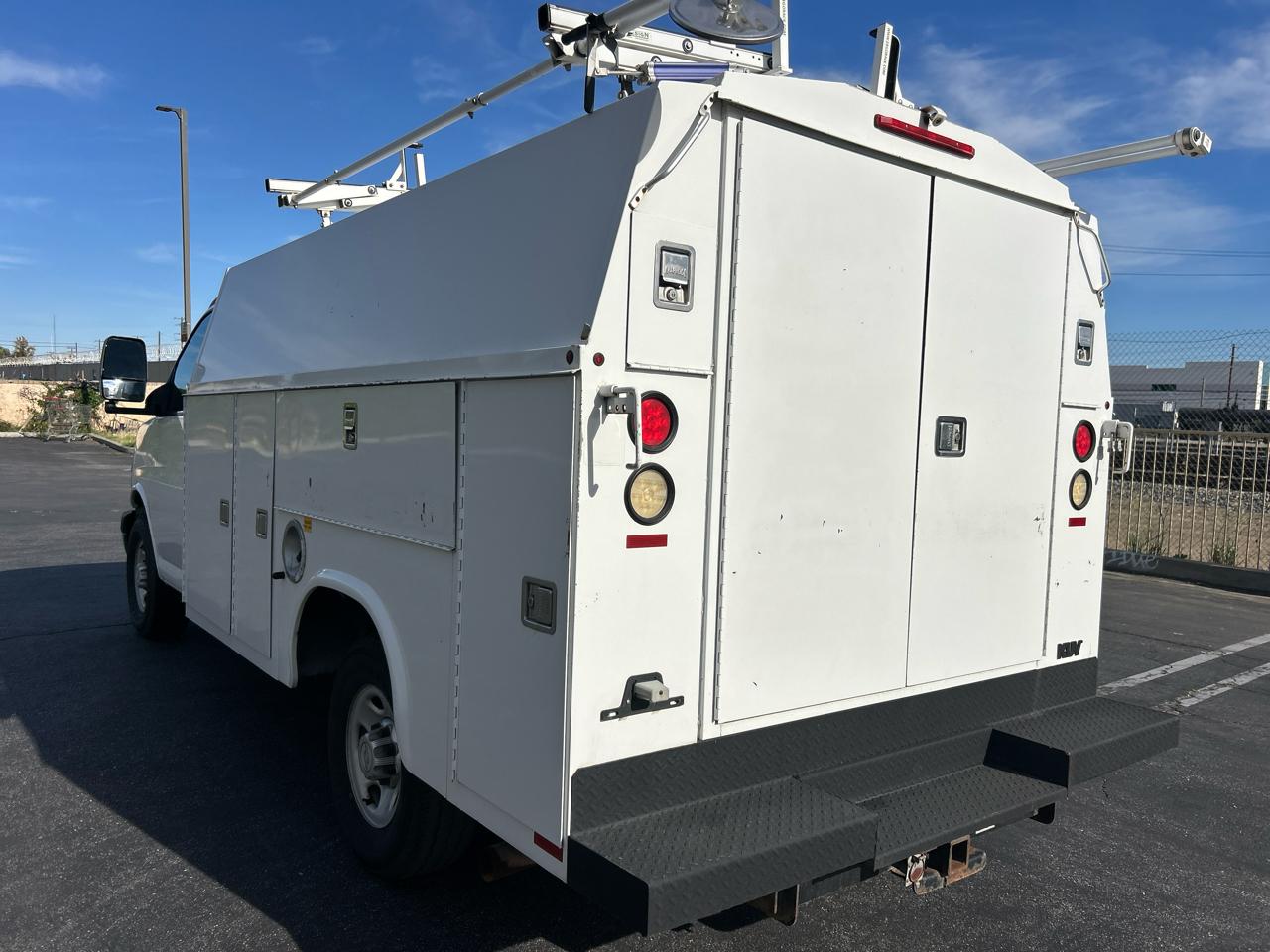 Chevrolet Express Commercial Cutaway 3500 Van 139" 2013