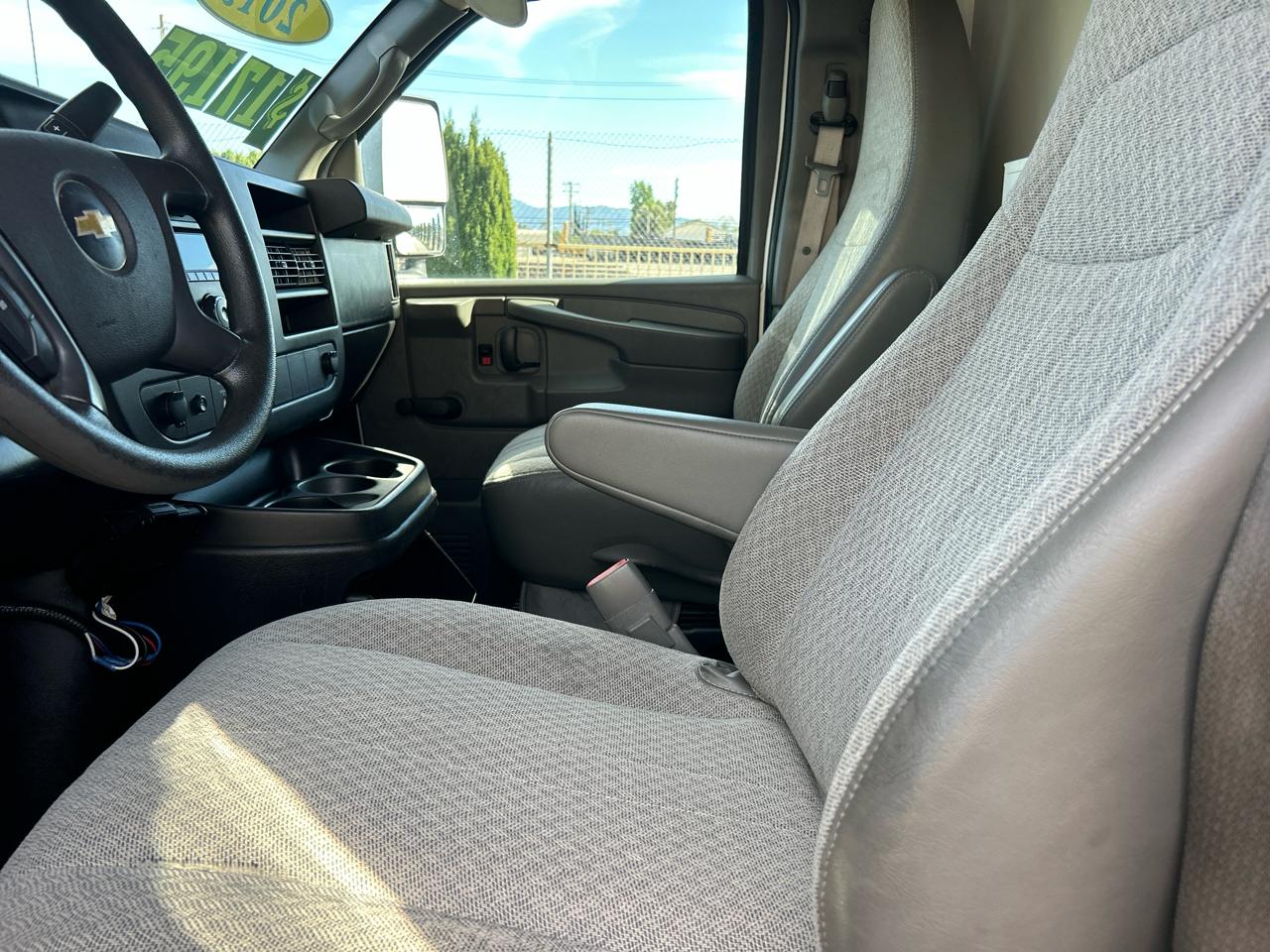 Chevrolet Express Commercial Cutaway 3500 Van 139" 2013